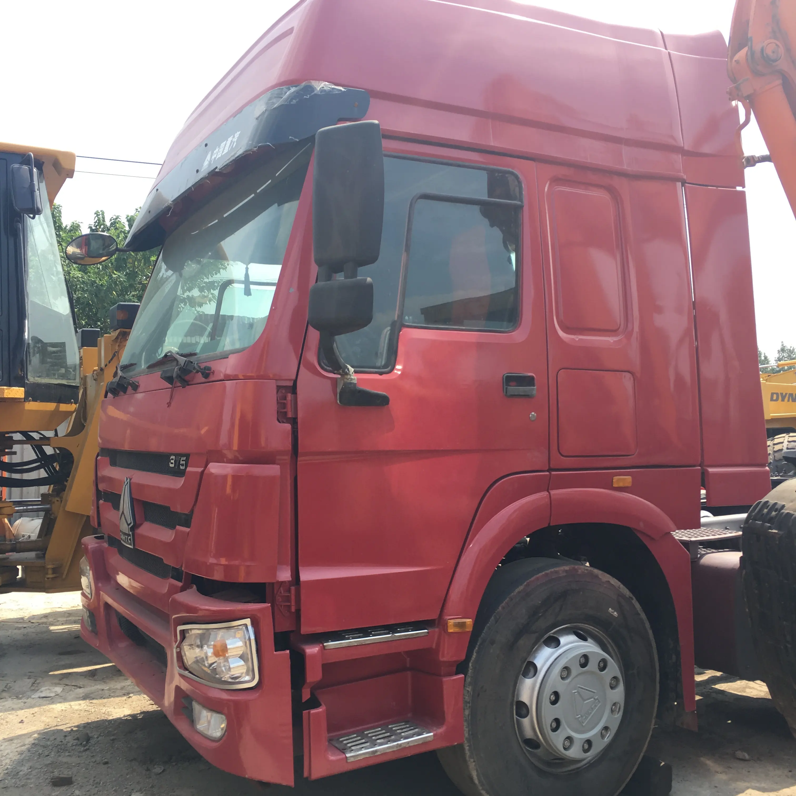 Supply red Heavy Truck Used HOWO 375HP Manual Truck Head/ Sell good machine truck tractor
