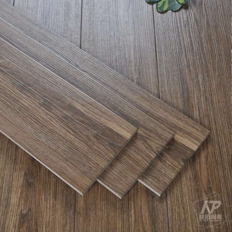 Foshan工場木材デザインセラミックタイル磁器床タイル150X900mm