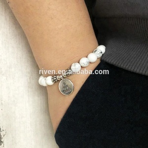 SN1324 Hombres Mujeres Mala OM <span class=keywords><strong>Lotus</strong></span> Buddha Charm <span class=keywords><strong>Pulsera</strong></span> con cuentas de howlita Boho Yoga <span class=keywords><strong>Pulsera</strong></span> de joyería blanca - Product Image 4