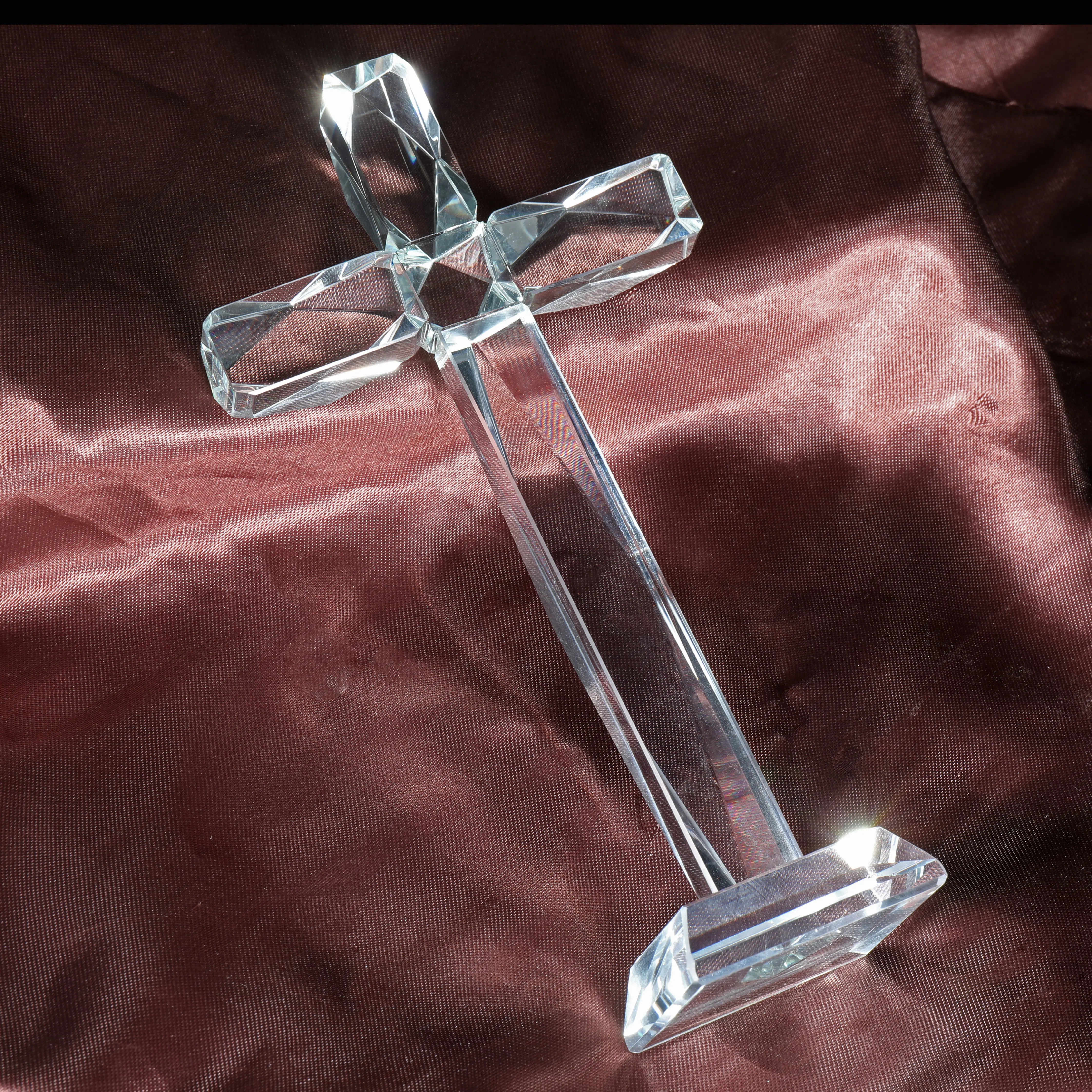 MH-S034 स्पष्ट फैशन डिजाइन थोक क्रिस्टल स्पष्ट स्टैंड ग्लास खड़े के साथ पार पार धार्मिक उपहार
