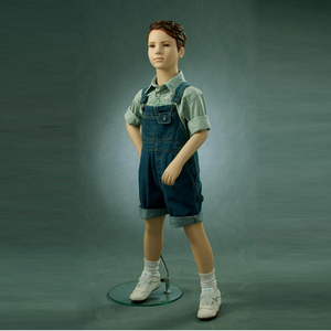 Maniquí Infantil Realista para Exhibición en Escaparates - Product Image 4