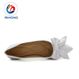 Nouvelles chaussures décontractées pour femmes en cuir blanc à talon compensé, confortables, élégantes, pour l'été et l'extérieur, avec logo personnalisé - Product Image 5