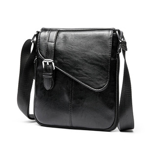 Vente en gros Nouvel arrivage de <span class=keywords><strong>sac</strong></span> tendance pour <span class=keywords><strong>homme</strong></span> <span class=keywords><strong>Sac</strong></span> à bandoulière <span class=keywords><strong>noir</strong></span> simple style <span class=keywords><strong>business</strong></span> en <span class=keywords><strong>cuir</strong></span> PU <span class=keywords><strong>Sac</strong></span> à bandoulière avec logo de marque personnalisé - Product Image 3