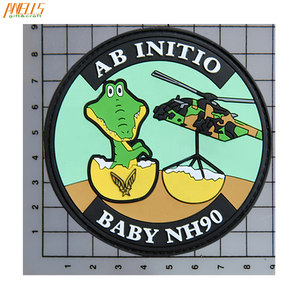 شارة مطاطية مخصصة من AWELLS بنقش ثلاثي الأبعاد من البي في سي، بنمط الخطاف والحلقة، ناعمة الملمس - Product Image 3