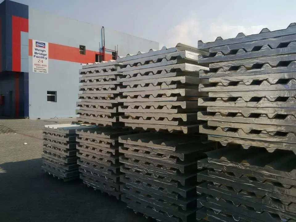 Panel sándwich de techo y pared de acero de aluminio, proveedor Ajman Abu Dabi rak-dana Steel