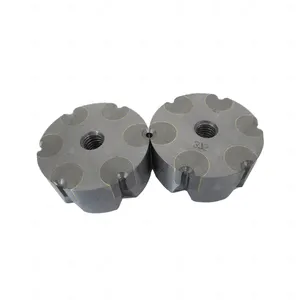 Tungsten carbide wire nail gripping die for nail making machine