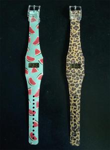 Bán hàng nóng màu sắc tùy chỉnh mô hình tốt cho xúc tiến cô gái chàng trai Quà Tặng DIY <span class=keywords><strong>LCD</strong></span> Túi Tyvek giấy đồng hồ kỹ thuật số - Product Image 2