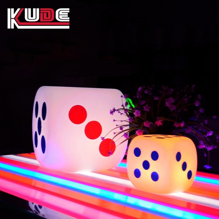 СВЕТОДИОДНЫЙ стул в виде игральных костей, цветное светодиодное освещение для барного сиденья, изменяющийся наружный пластиковый стул с подсветкой, светодиодный кубический стул