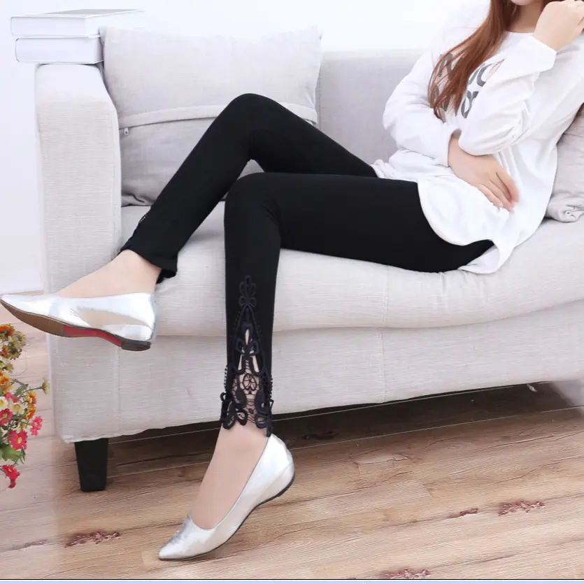 Fashion Women Modal Cotton Plain Color Leggings with Lace at Ankles