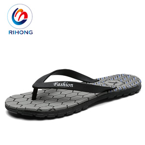 Chanclas de playa con logo en relieve para hombre, zapatillas de exterior, precio de fábrica, barato, último diseño
