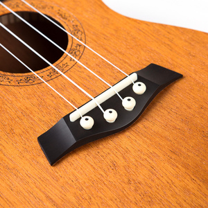 <span class=keywords><strong>Ukulele</strong></span> <span class=keywords><strong>Soprano</strong></span> Weibo 21 Pollici con Borsa, Tracolla, Corde e Capotasto Inclusi - Product Image 6