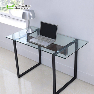 <span class=keywords><strong>Bureau</strong></span> d'ordinateur avec plateau <span class=keywords><strong>en</strong></span> <span class=keywords><strong>verre</strong></span> trempé transparent et pieds <span class=keywords><strong>en</strong></span> métal - Product Image 1