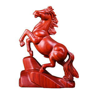 Decoración para el Hogar, Adorno de Caballo Tallado en Madera de Caoba Estilo Art <span class=keywords><strong>Deco</strong></span>, Color Rojo/Negro, Tamaño 15 cm - Product Image 3
