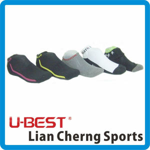 Calcetines tobilleros de algodón para el sudor superabsorbentes personalizables para el logotipo de primavera colocado en el cuerpo - Product Image 2