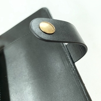 Couverture de carnet en cuir noir élégant avec motif en losanges brodés, faux cuir, A5, reliure à 6 anneaux dorée