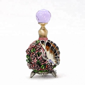 25ml Vintage Métal Papillon Bouteille De Parfum <span class=keywords><strong>Vide</strong></span> <span class=keywords><strong>Poche</strong></span> En Verre Essentiel Rechargeable Huile De Table Bouteilles Décoration De La Maison Gift59049 - Product Image 5