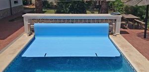 Couvre-<span class=keywords><strong>piscine</strong></span> motorisé 12V de haute qualité personnalisé, système d'installation automatique de sécurité <span class=keywords><strong>sous</strong></span> l'eau - Product Image 3