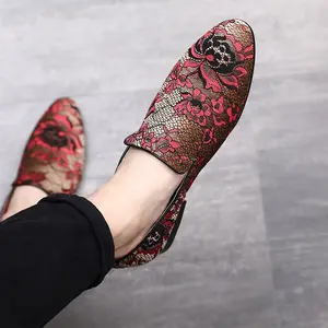 SS0468 2019 new arrival fashion classic british style pointed toe slip on casual driver shoes men embroidery wedding loafers