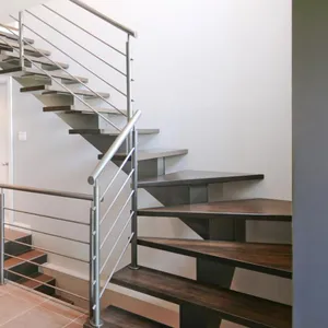 Design de escadas de madeira interna portátil moderna