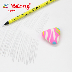 <span class=keywords><strong>Gomme</strong></span> à effacer <span class=keywords><strong>pour</strong></span> enfants, arc-en-ciel coloré, design original Yalong, matériau TPR, forme triangulaire - Product Image 4