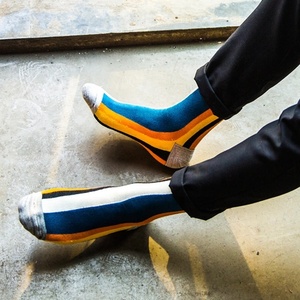 Vuelos de suave de punto transpirable oem personalizado de rayas de algodón colorido feliz calcetines par de calcetines de hip hop de la Navidad, <span class=keywords><strong>Ginebra</strong></span>, chocolate, vino, si puede leer esto traer vino de los hombres - Product Image 3