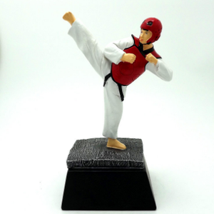 เรซินงานฝีมือตกแต่งเทควันโดรางวัล Trophys เตะแนวนอนเตะสไตล์ของที่ระลึกถ้วยรางวัลที่กำหนดเอง - Product Image 1