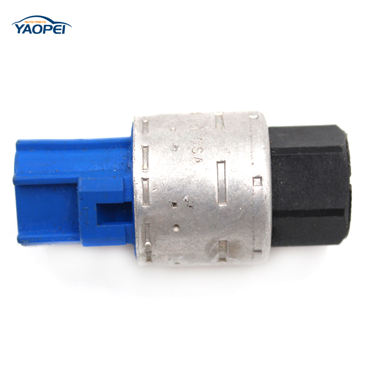 うみ2点 High Performance A/C Cut off Pressure Switch for Chrysler