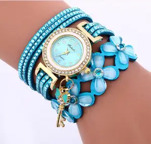 Pas cher en gros mode fleur forme envelopper bracelet montre