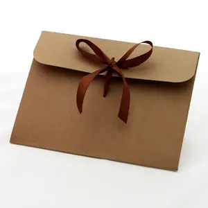 Soie personnalisé kraft pliant enveloppe en papier avec ruban bowknot