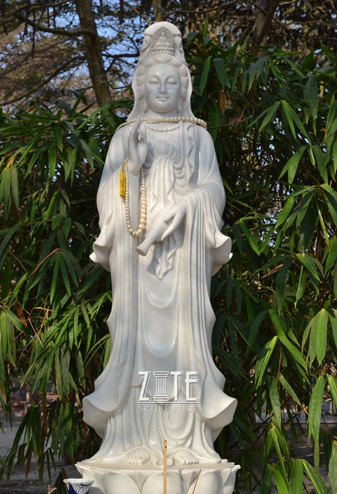 古美術　彫刻　石彫　大理石風　観音様　立像 蓮台座の観音菩薩彫像 慈悲と慈愛の女神観音 白い大理石風仕上げ彫刻