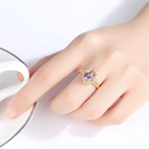 Anillos de Compromiso CZCITY de Lujo en Plata de Ley 925 con Gran Piedra Sintética para Mujer, Color Oro de 18K, Brillantes Anillos de Boda - Product Image 3