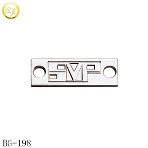 Personnalisé forme ovale <span class=keywords><strong>gravé</strong></span> lettre balise de lacet doré petite étiquette en métal pour couvertures de bébé - Product Image 5
