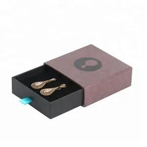 Boîte d'emballage de <span class=keywords><strong>bijoux</strong></span> rectangulaire personnalisée avec languette de tirage et logo - Product Image 1