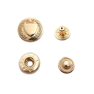 Bouton pression en métal gaufré avec logo personnalisé plaqué or standard européen - Product Image 1