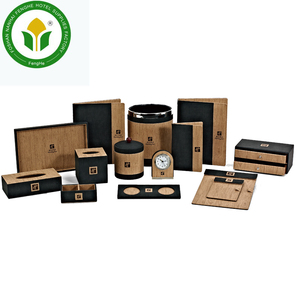 Otel odası kahverengi ve siyah deri imkanları deri aksesuarları ayarlar - Product Image 1
