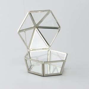 กล่องเก็บเครื่องประดับกรอบโลหะสี่เหลี่ยมแก้วใสดีไซน์คลาสสิกออกแบบตามต้องการ - Product Image 4