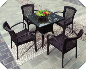 Ensembles de jardin modernes en rotin Mobilier de table et de chaise de salle à manger de jardin populaire fabriqué à la main Mobilier d'extérieur écologique utilisé pour les fêtes