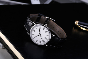 No legged steel rounded flat glass watch - Product Image 5