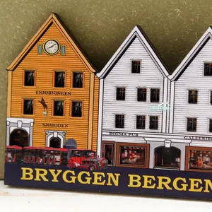 Fabrika doğrudan düşük fiyat Norveç Bergen Hatıra 3D Ahşap buzdolabı mıknatısı