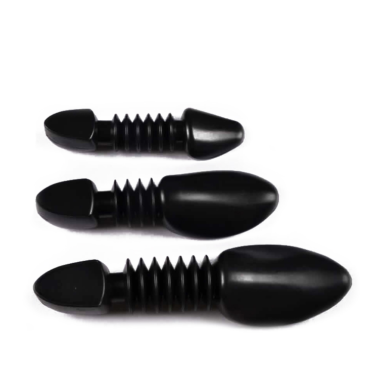 Shoemakers Form Precision and Efficiency for Shoe Making - Main Image