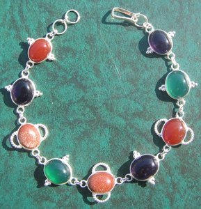 Bracelet en quartz élégant de style vintage Cadeau élégant pour les occasions - Product Image 1