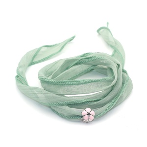 2024 nuovo arrivo 10 colori Sari nastro avvolgente Yoga <span class=keywords><strong>con</strong></span> ciondolo <span class=keywords><strong>fiore</strong></span> <span class=keywords><strong>rosa</strong></span> braccialetto di moda donna - Product Image 1