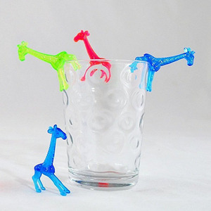 Colgadores de Cócteles de Plástico con Forma de Animales - Product Image 3
