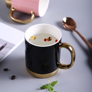 P59 style personnalisé noir rose couleur bord doré en céramique ins <span class=keywords><strong>tasse</strong></span> à café lait <span class=keywords><strong>couple</strong></span> tasses avec bord doré - Product Image 5