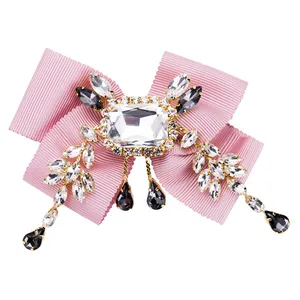 Neue klassische Stoffband Frauen Krawatte Bogen Broschen Hot Fashion Schöne Bowknot Magnet blume Broschen Dame rosa Pins