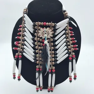 Indische Stijl Witte Kleur Met Rode Kleur Navajo Kralen Choker Veer Ketting