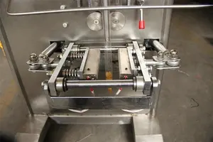 Petite machine d'emballage