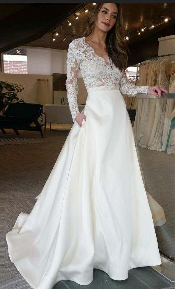 Scollo A V Maniche Lunghe In Pizzo Abito Da Sposa In Raso UNA