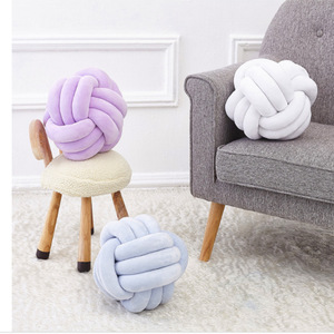 Ventes Flash : Coussin Boule Créatif en Peluche Douce à 3 Tubes – Modèles Innovants - Product Image 3