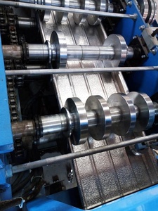 Machine de formage automatique de tuiles en acier coloré Fabricant de tôles de toit à joint debout en conteneur avec composants de noyau d'engrenage - Product Image 4